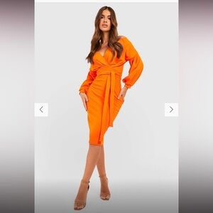 🍊 Boohoo Orange stretch midi dress